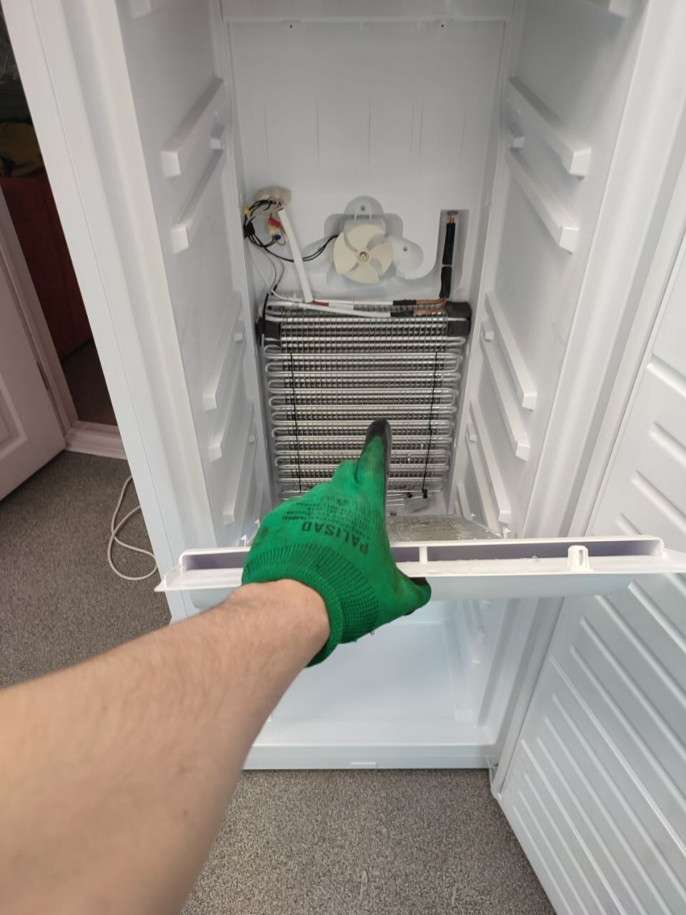 <span style="font-weight: bold; font-style: italic;">Ремонт Холодильников и Морозильных Камер</span>