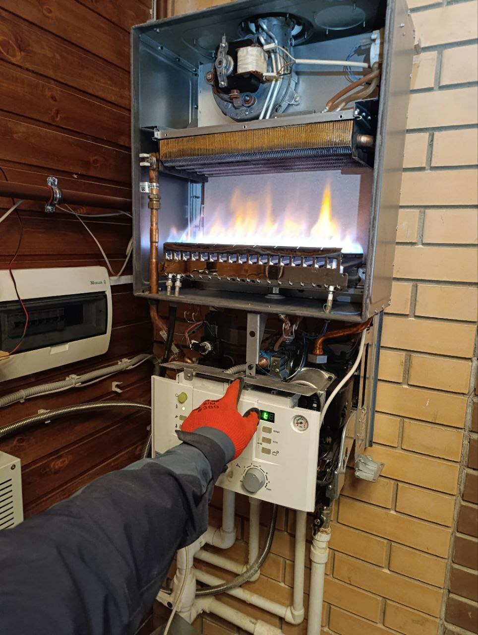 <span style="font-weight: bold; font-style: italic;">Ремонт Газовых Котлов и Колонок </span>